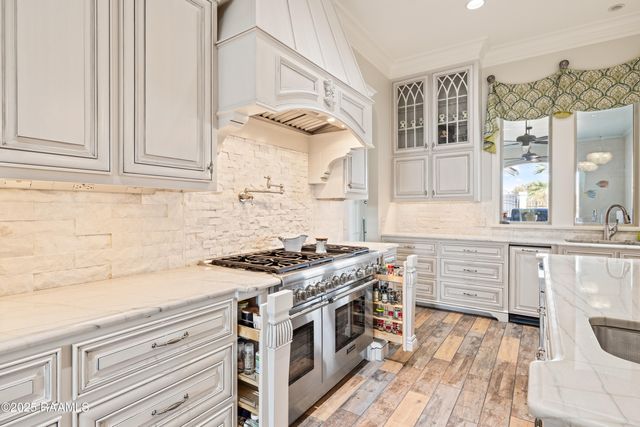 1002 The Lake Drive, Broussard, LA 70518