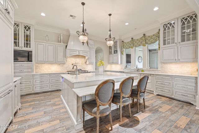 1002 The Lake Drive, Broussard, LA 70518