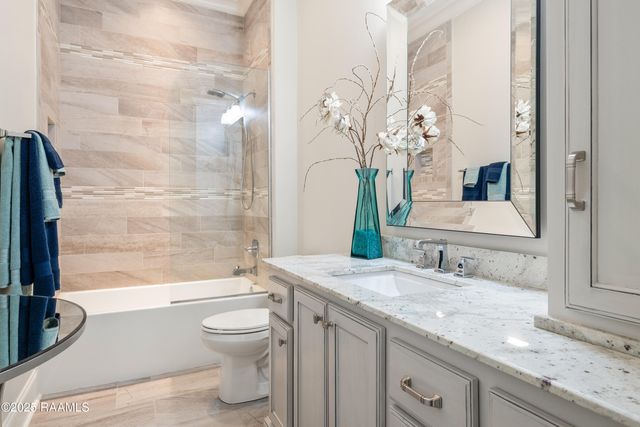 1002 The Lake Drive, Broussard, LA 70518