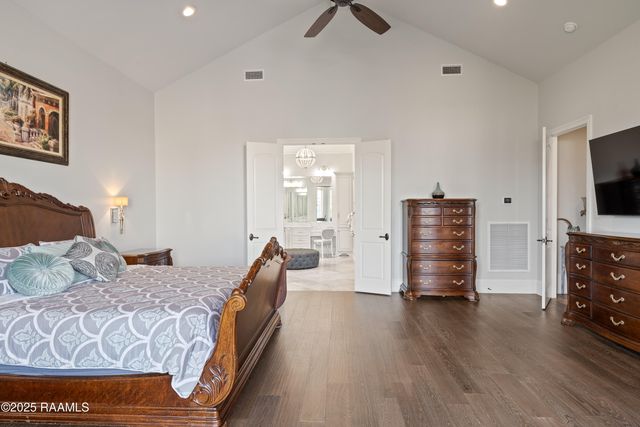 1002 The Lake Drive, Broussard, LA 70518