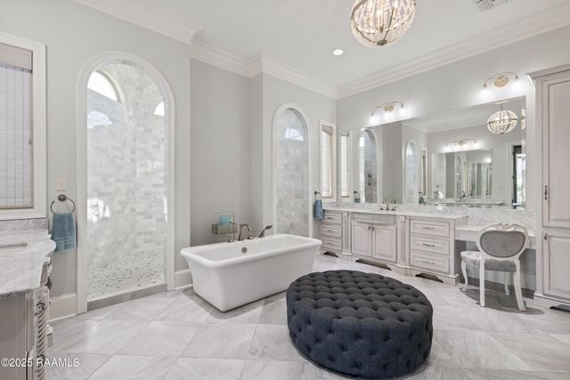 1002 The Lake Drive, Broussard, LA 70518