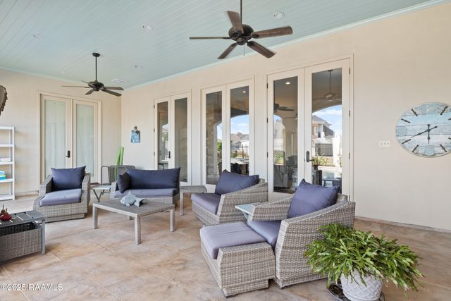 1002 The Lake Drive, Broussard, LA 70518