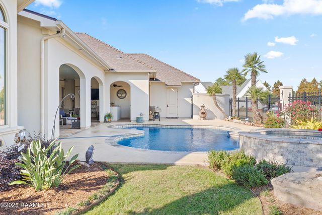 1002 The Lake Drive, Broussard, LA 70518