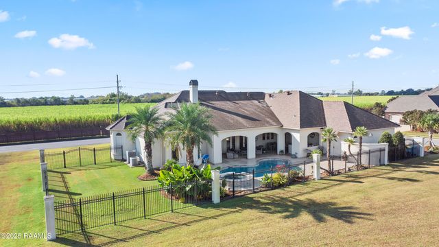 1002 The Lake Drive, Broussard, LA 70518