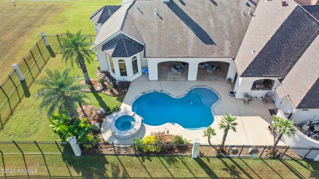 1002 The Lake Drive, Broussard, LA 70518