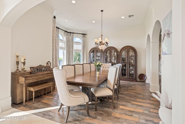 1002 The Lake Drive, Broussard, LA 70518