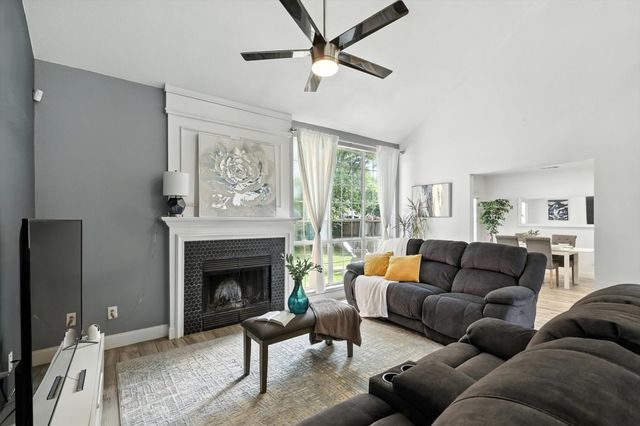308 Pemberton Place, Cedar Hill, TX 75104