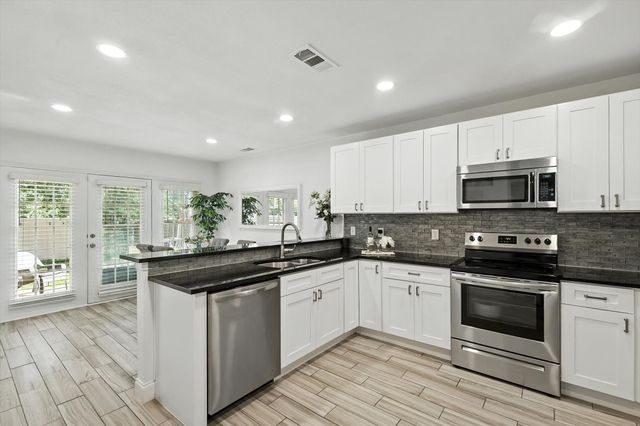 308 Pemberton Place, Cedar Hill, TX 75104