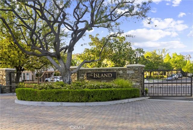 23912 Lakeside Road, Valencia, CA 91355