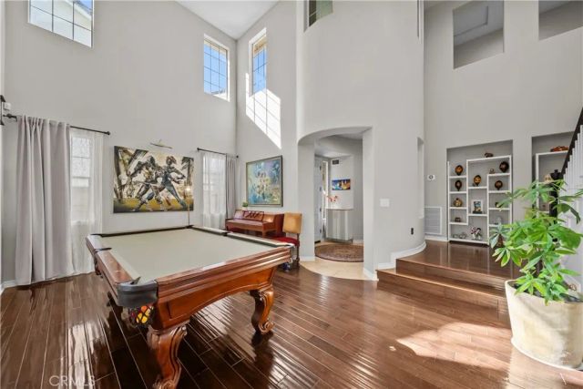 23912 Lakeside Road, Valencia, CA 91355