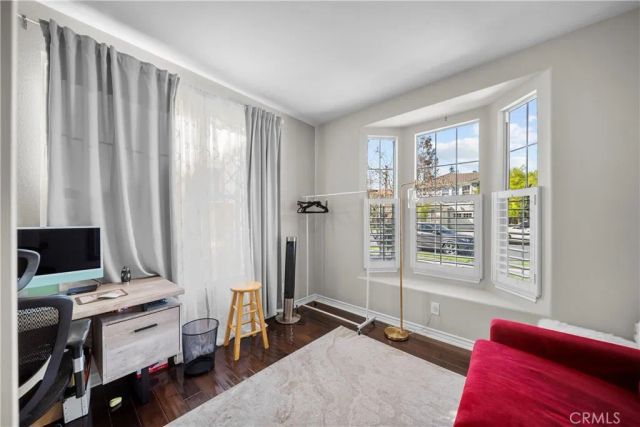 23912 Lakeside Road, Valencia, CA 91355