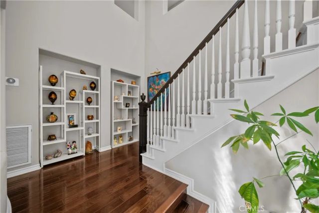 23912 Lakeside Road, Valencia, CA 91355