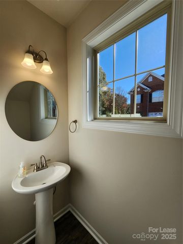 326 Sadie Drive, Matthews, NC 28105