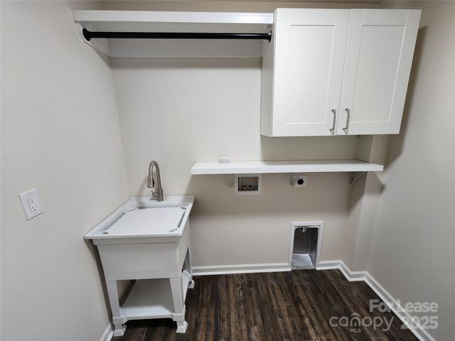 326 Sadie Drive, Matthews, NC 28105