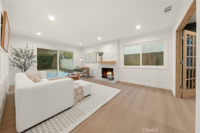 952 Cheyenne, Costa Mesa, CA 92626