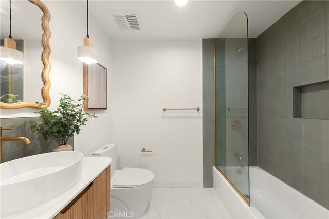 952 Cheyenne, Costa Mesa, CA 92626