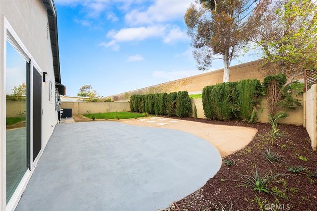 952 Cheyenne, Costa Mesa, CA 92626