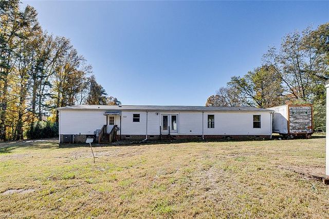 1522 Hopewell Friends Road, Asheboro, NC 27205