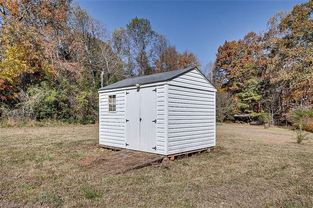 1522 Hopewell Friends Road, Asheboro, NC 27205