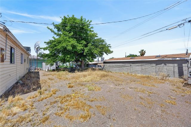 132 Cedar Street, Henderson, NV 89015
