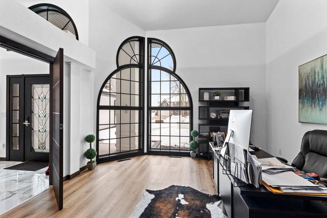 402 Wild Oak DRIVE, Manitowoc, WI 54220