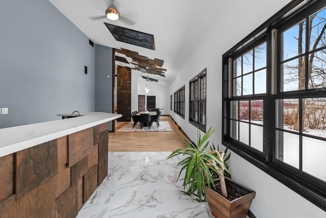 402 Wild Oak DRIVE, Manitowoc, WI 54220