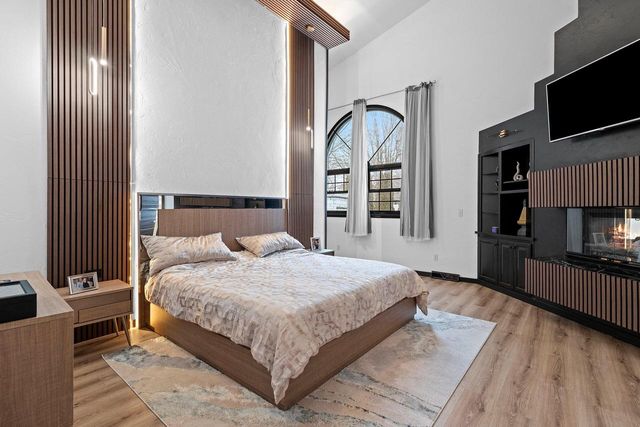 402 Wild Oak DRIVE, Manitowoc, WI 54220