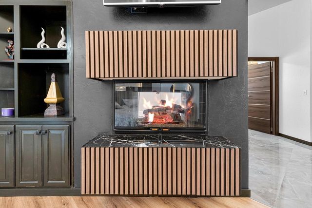 402 Wild Oak DRIVE, Manitowoc, WI 54220