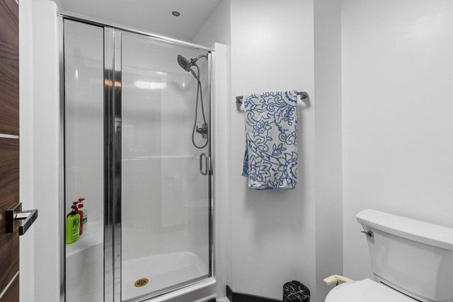 402 Wild Oak DRIVE, Manitowoc, WI 54220