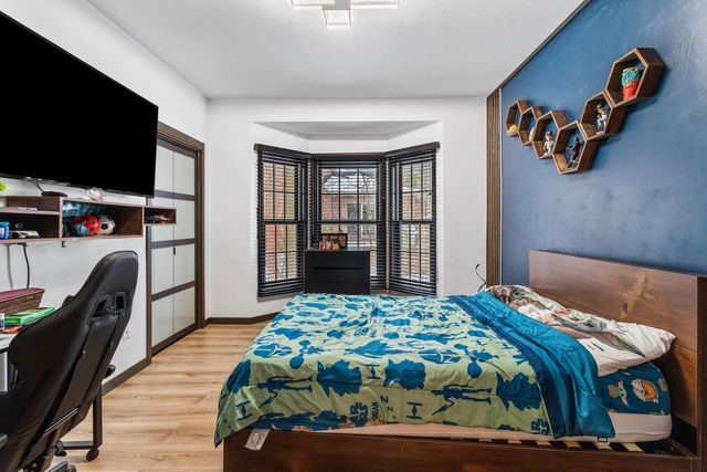 402 Wild Oak DRIVE, Manitowoc, WI 54220