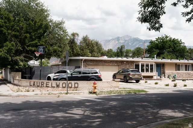 5615 S LAURELWOOD, Holladay, UT 84121