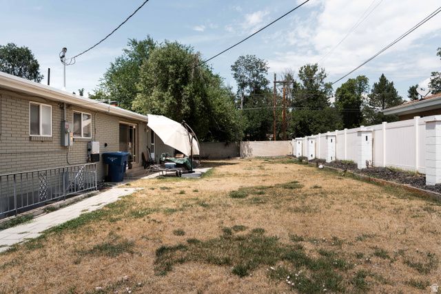 5615 S LAURELWOOD, Holladay, UT 84121