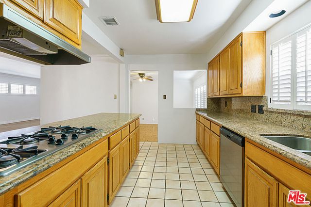 1744 S Genesee Avenue, Los Angeles, CA 90019