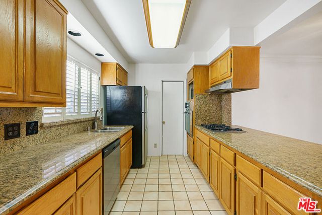 1744 S Genesee Avenue, Los Angeles, CA 90019