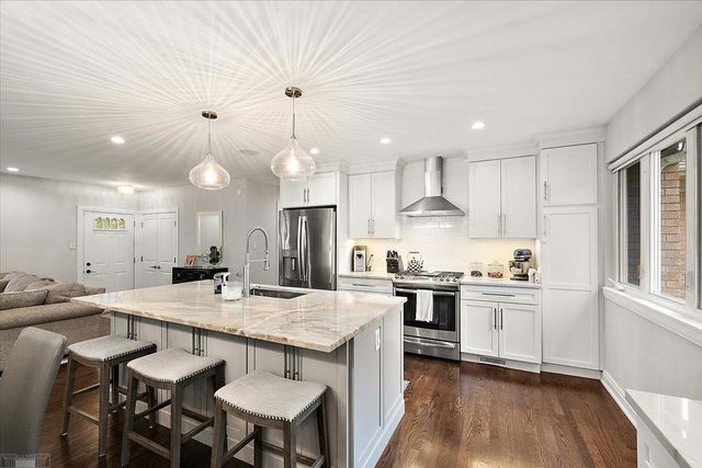 560 S Rosedale Court, Grosse Pointe, MI 48236