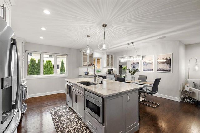 560 S Rosedale Court, Grosse Pointe, MI 48236