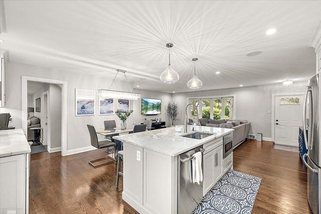 560 S Rosedale Court, Grosse Pointe, MI 48236