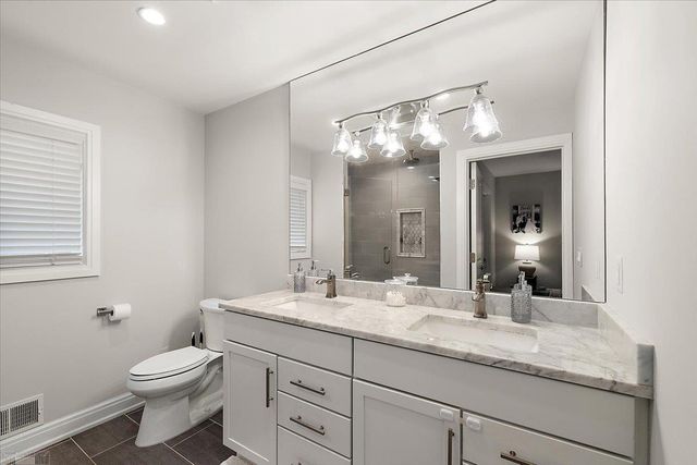 560 S Rosedale Court, Grosse Pointe, MI 48236