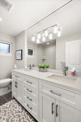 560 S Rosedale Court, Grosse Pointe, MI 48236