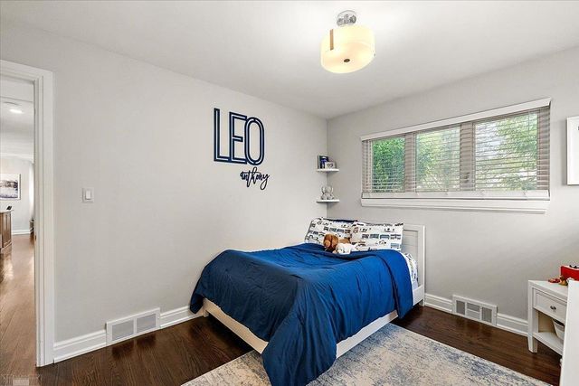 560 S Rosedale Court, Grosse Pointe, MI 48236