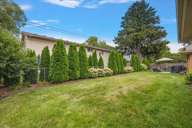 560 S Rosedale Court, Grosse Pointe, MI 48236