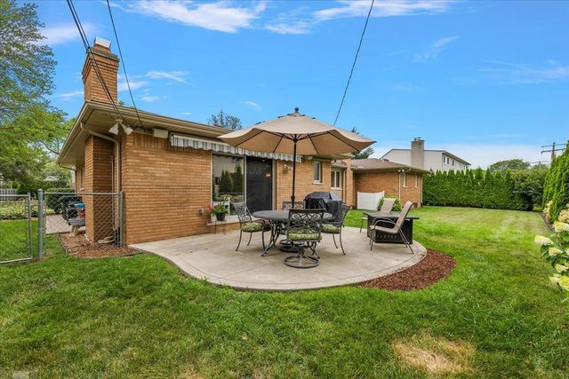 560 S Rosedale Court, Grosse Pointe, MI 48236