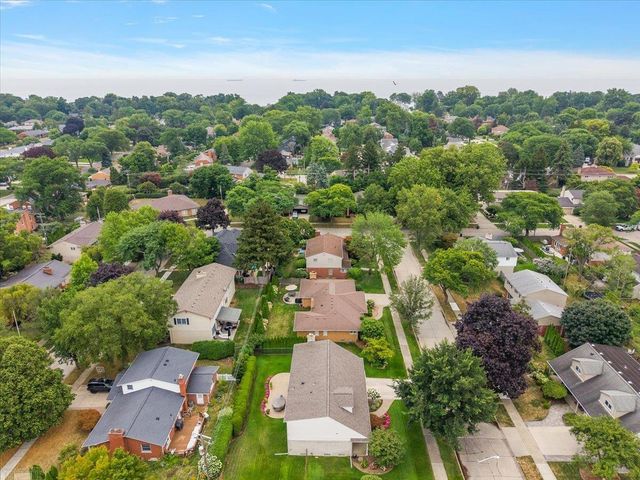 560 S Rosedale Court, Grosse Pointe, MI 48236