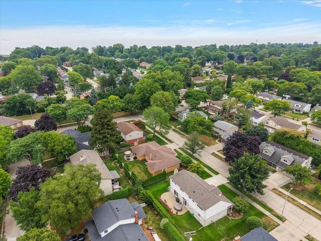 560 S Rosedale Court, Grosse Pointe, MI 48236