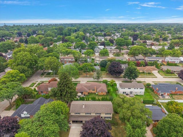 560 S Rosedale Court, Grosse Pointe, MI 48236