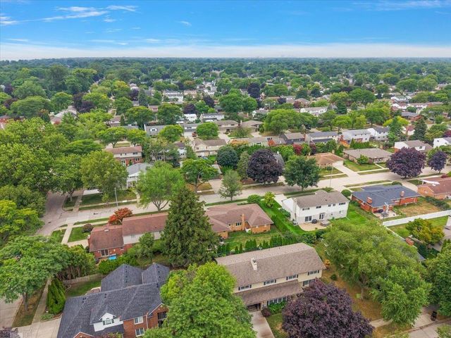 560 S Rosedale Court, Grosse Pointe, MI 48236