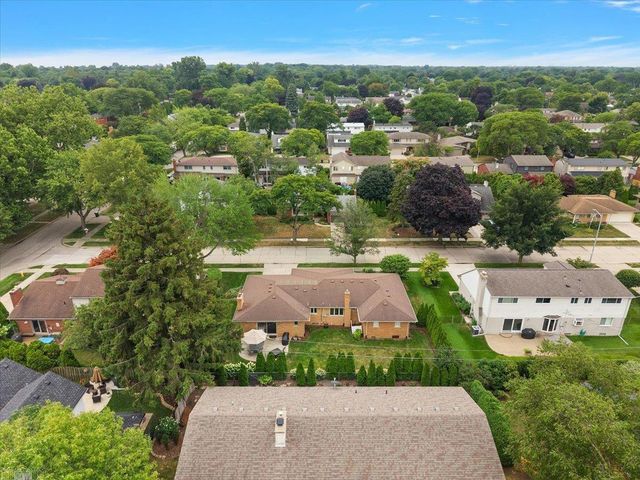 560 S Rosedale Court, Grosse Pointe, MI 48236