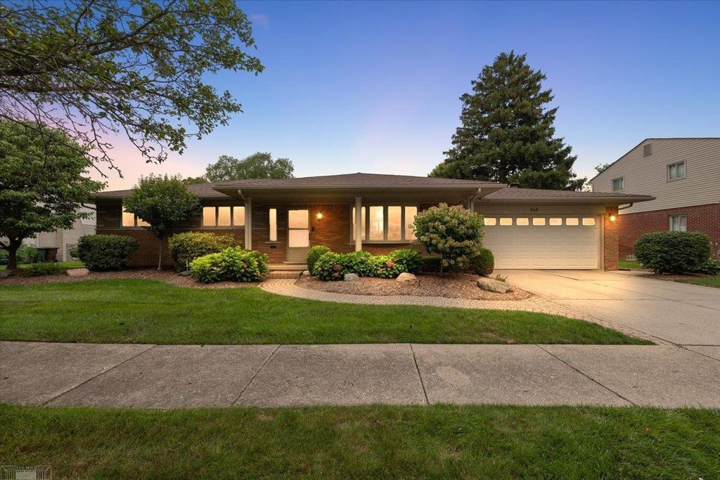 560 S Rosedale Court, Grosse Pointe, MI 48236