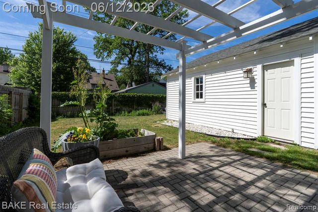 675 W Hazelhurst Street, Ferndale, MI 48220