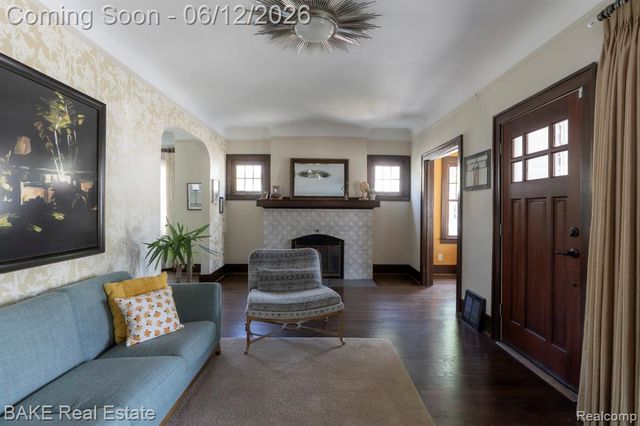 675 W Hazelhurst Street, Ferndale, MI 48220